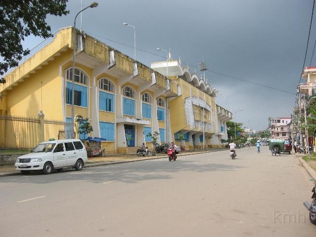 San Van Dong.jpg - Cổng Sân Vận Động Huế